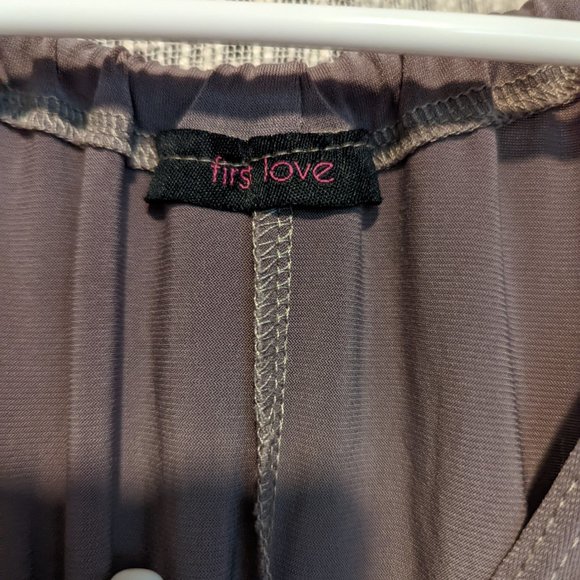 Adorable top - Picture 2 of 3